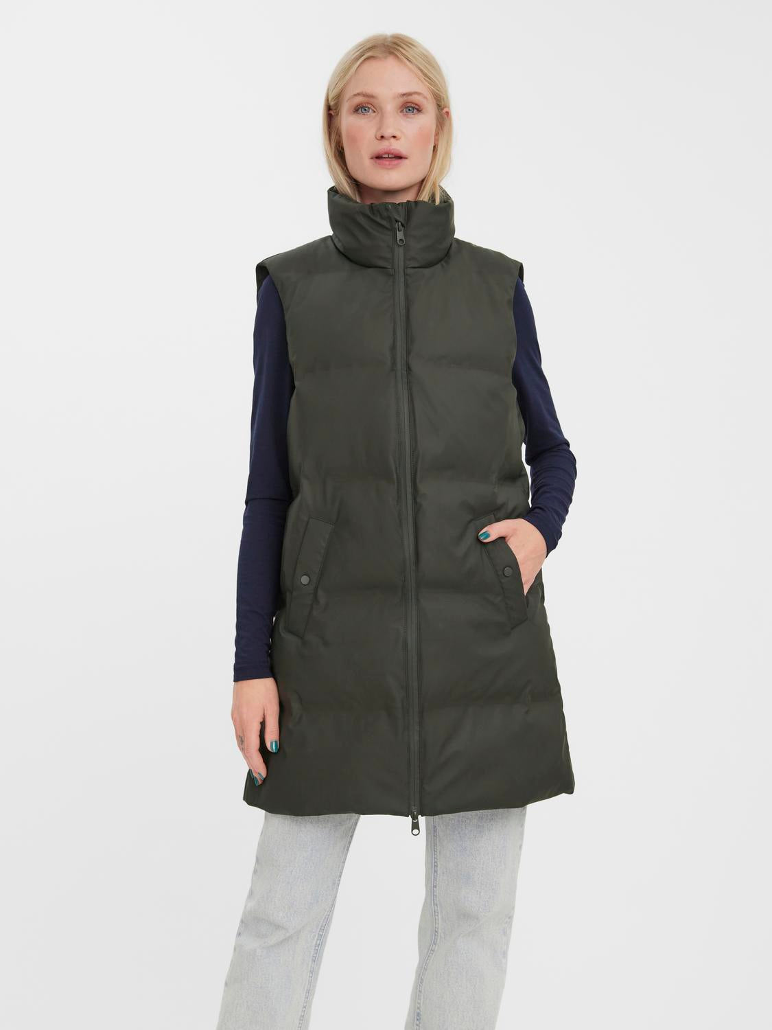 model_shot-front